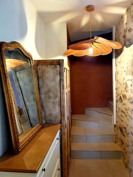 Entrée mur en pierre et peinture écologique